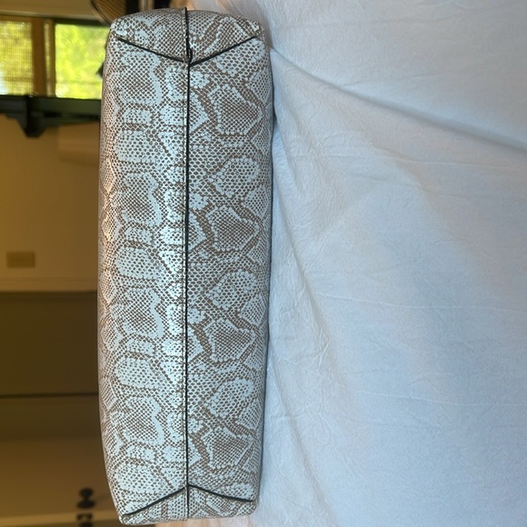 Consuela snake print purse! - Picture 4 of 8